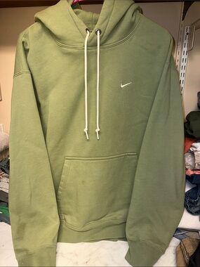 Nike Olive Green Men’s Pullover Hoodie with White Swoosh